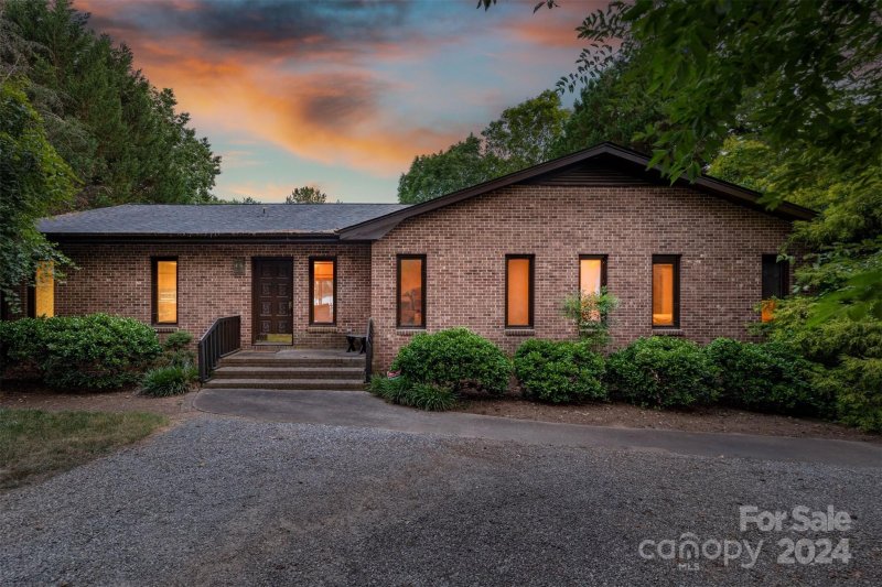 724 Wood Hollow Road