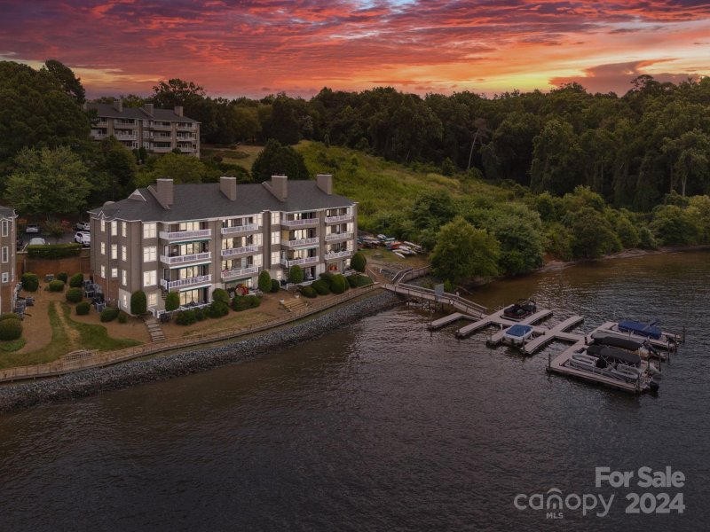 7340 Lakefront Drive