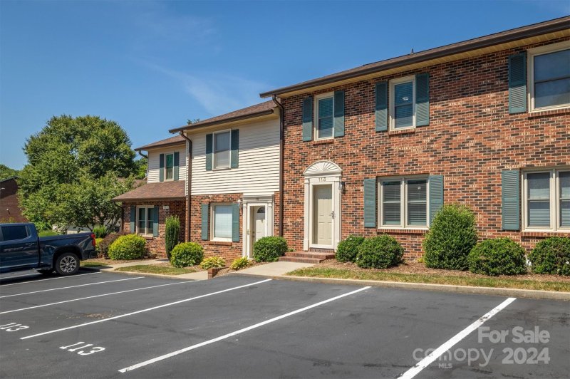 Property image 2 at 1330 5th Street, Hickory, NC 28601