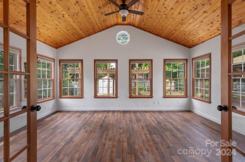 Property image 3 at 617 Fredricksburg Road, Matthews, NC 28105