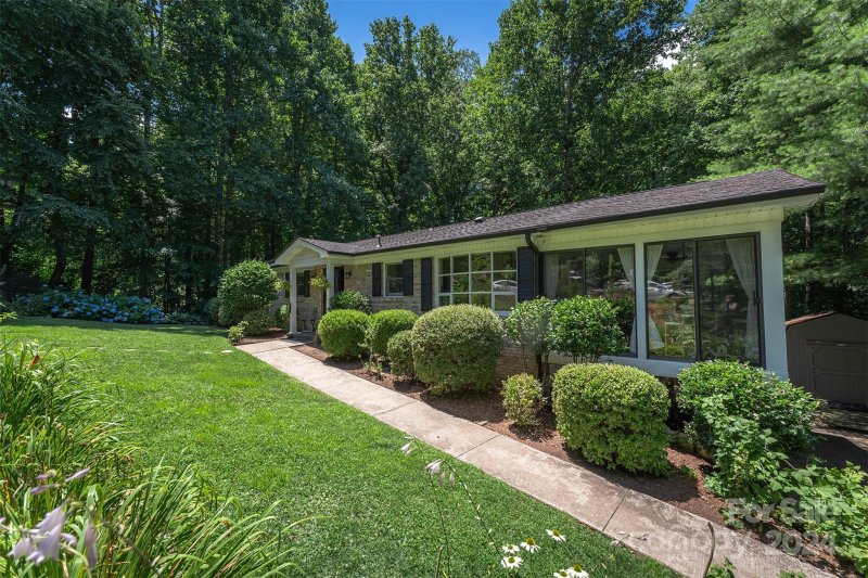 Property image 5 at 708 Dawnwood Lane, Hendersonville, NC 28791