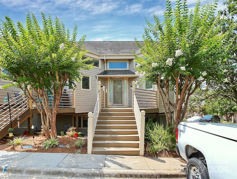 Property image 2 at 14520 Waterside Drive, Charlotte, NC 28278