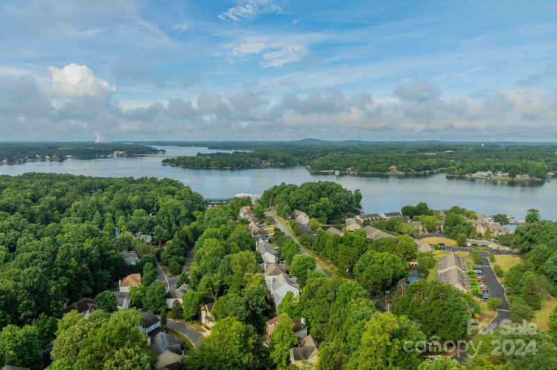 Property image 2 at 13710 Glenford Place, Charlotte, NC 28278