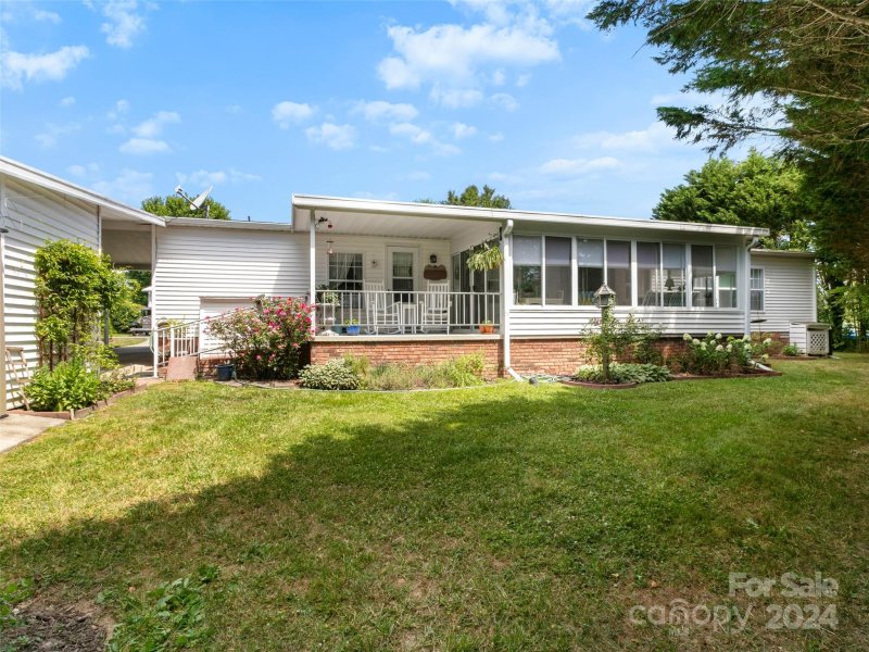 Property image 5 at 10 N Marjorie Lane, Hendersonville, NC 28792