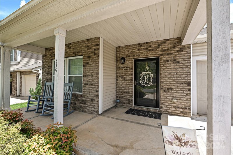 Property image 3 at 335 Cornielle Lane, Charlotte, NC 28216