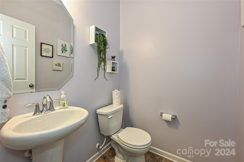 Property image 5 at 335 Cornielle Lane, Charlotte, NC 28216