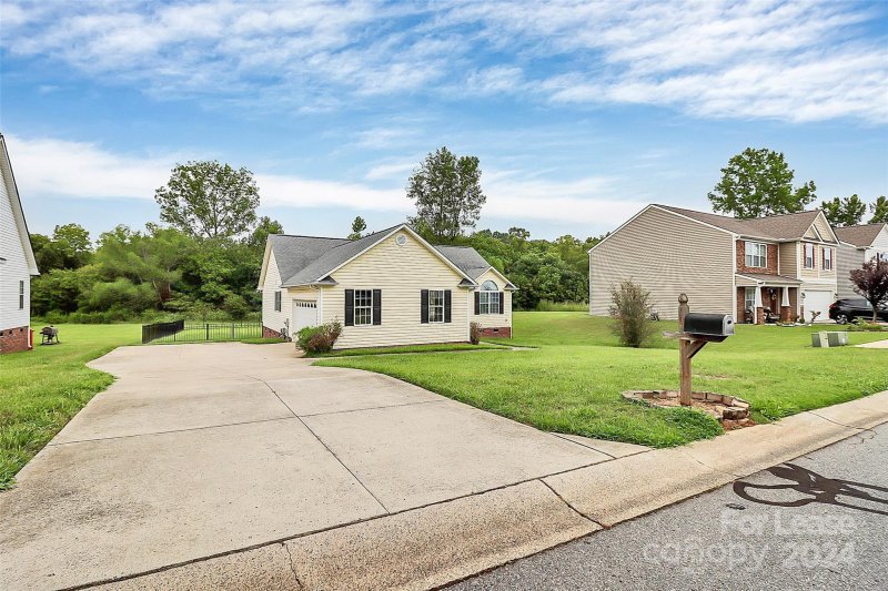 Property image 2 at 1209 Farm Branch Drive, Concord, NC 28027