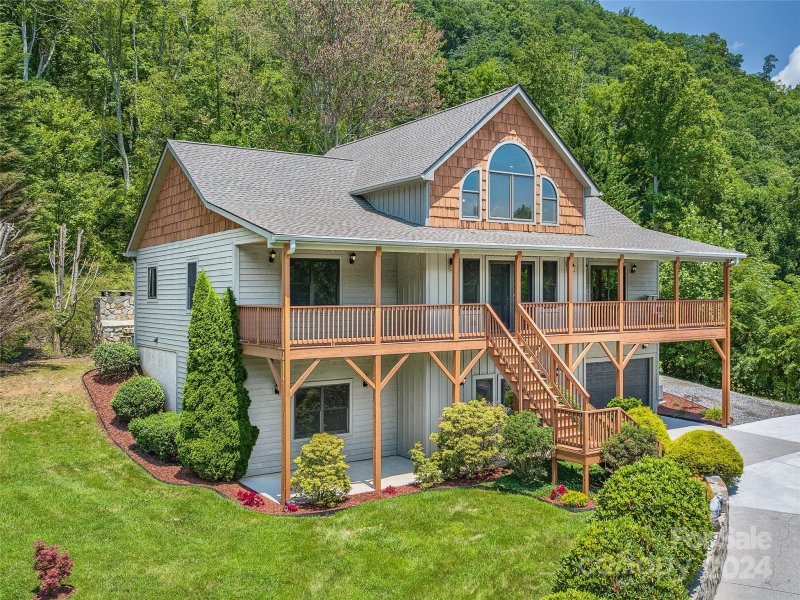 Property image 2 at 17 Constitution Avenue, Waynesville, NC 28785