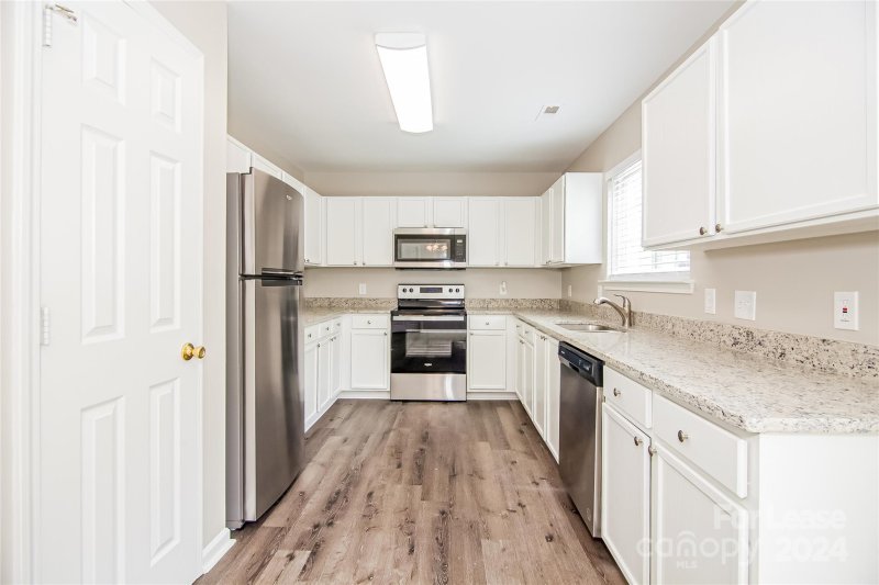Property image 5 at 5008 Rockwood Road, Charlotte, NC 28216