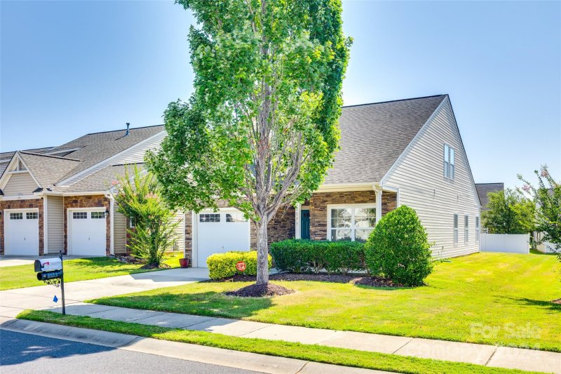 Property image 2 at 5173 Crystal Lakes Drive, Rock Hill, SC 29732