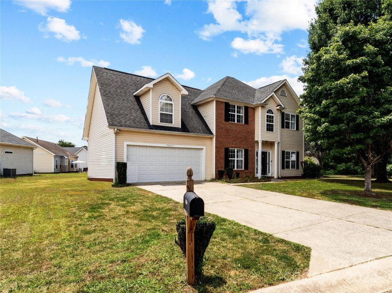 Property image 2 at 7807 Buddy Holly Road, Charlotte, NC 28216