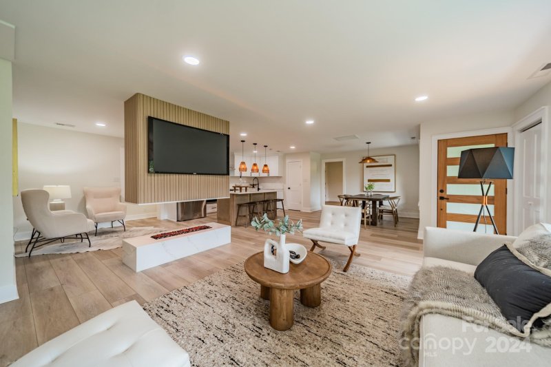 Property image 4 at 258 Enwood Drive, Charlotte, NC 28214