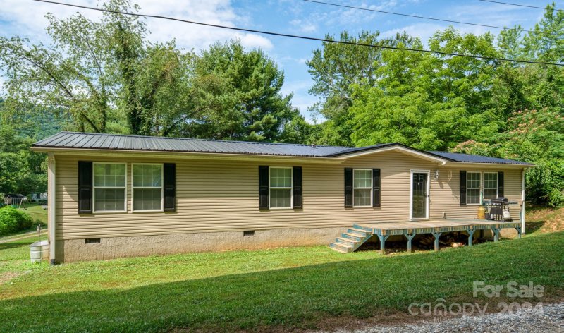 Property image 2 at 2418 E Morningside Drive, Hendersonville, NC 28791