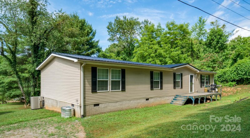 Property image 5 at 2418 E Morningside Drive, Hendersonville, NC 28791