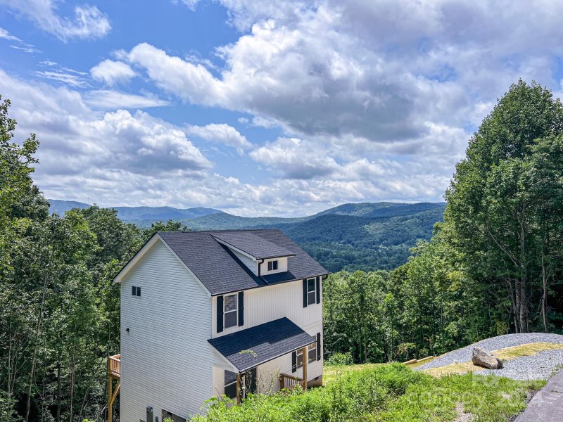 Property image 3 at 204 Rambling Trail, Hendersonville, NC 28739