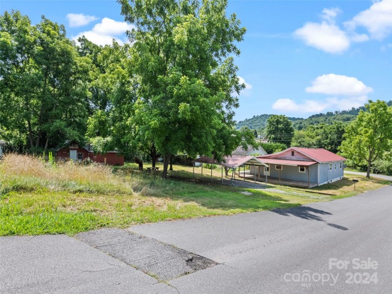 Property image 2 at 14 Haywood Avenue, Canton, NC 28716