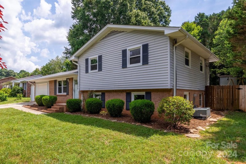 Property image 3 at 3734 21st Street, Hickory, NC 28601