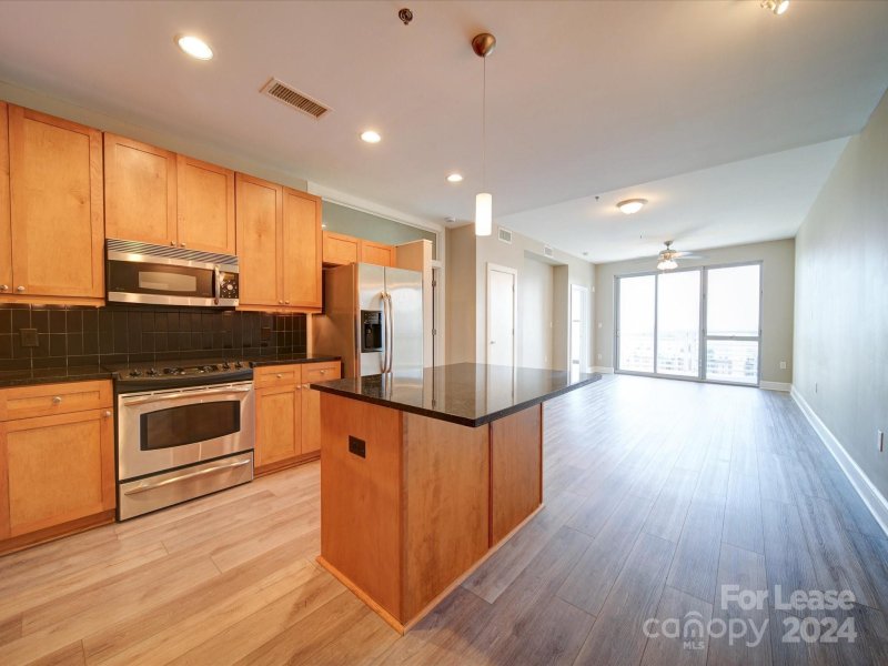 Property image 4 at 333 W Trade Street, Charlotte, NC 28202