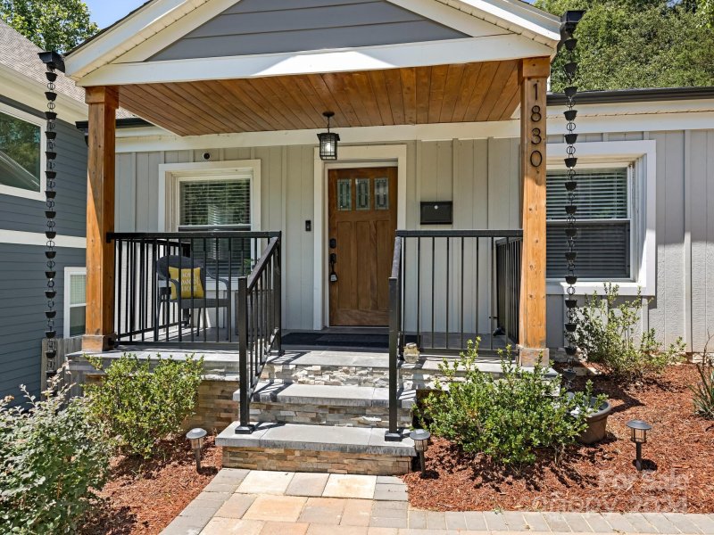 Property image 2 at 1830 Vinton Street, Charlotte, NC 28216