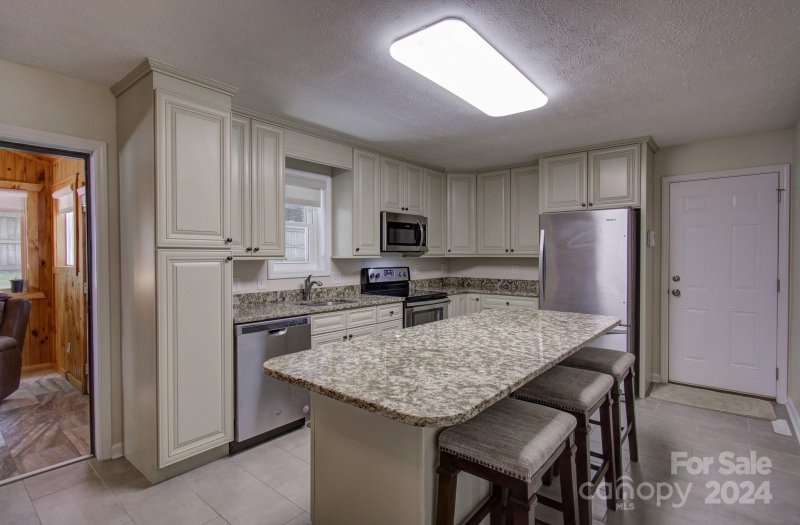 Property image 3 at 3227 Hickory Hill Road, Hendersonville, NC 28792