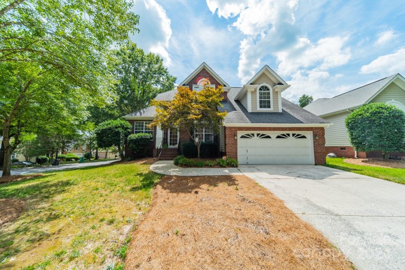 Property image 2 at 6342 Oxwynn Lane, Charlotte, NC 28270