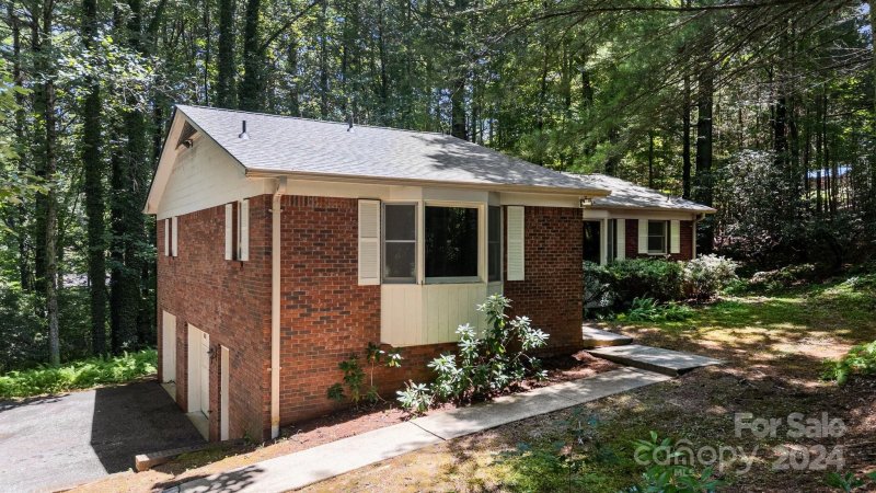 Property image 2 at 201 Arbor Lane, Hendersonville, NC 28791