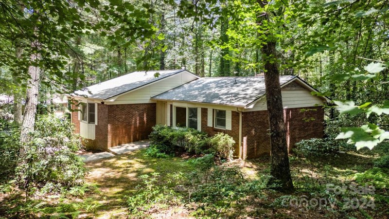 Property image 3 at 201 Arbor Lane, Hendersonville, NC 28791