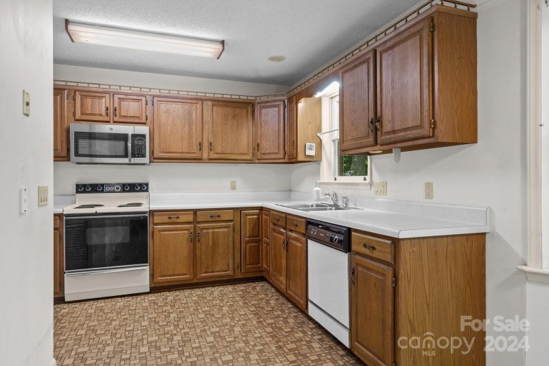 Property image 5 at 201 Arbor Lane, Hendersonville, NC 28791