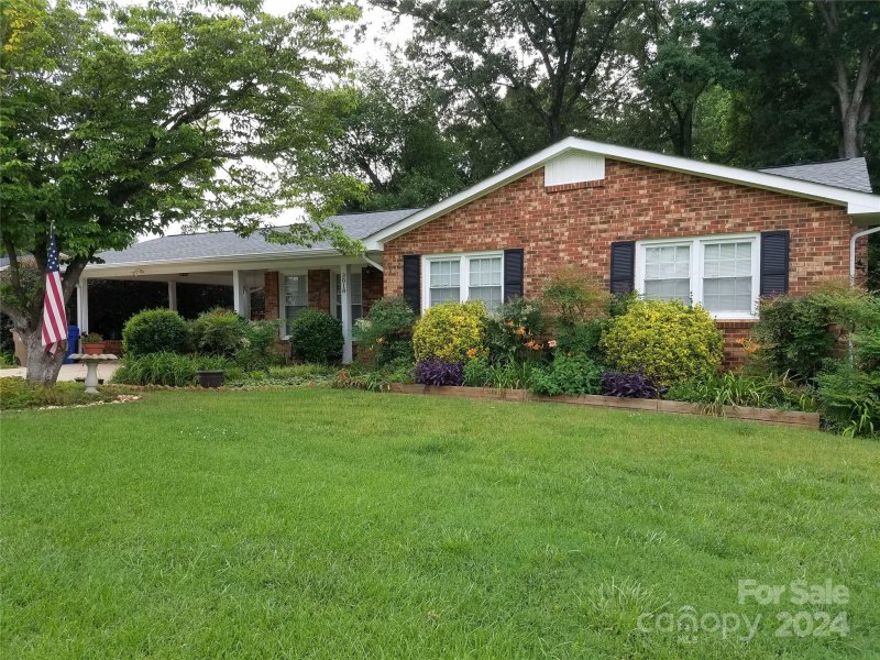 3018 Poplar Circle