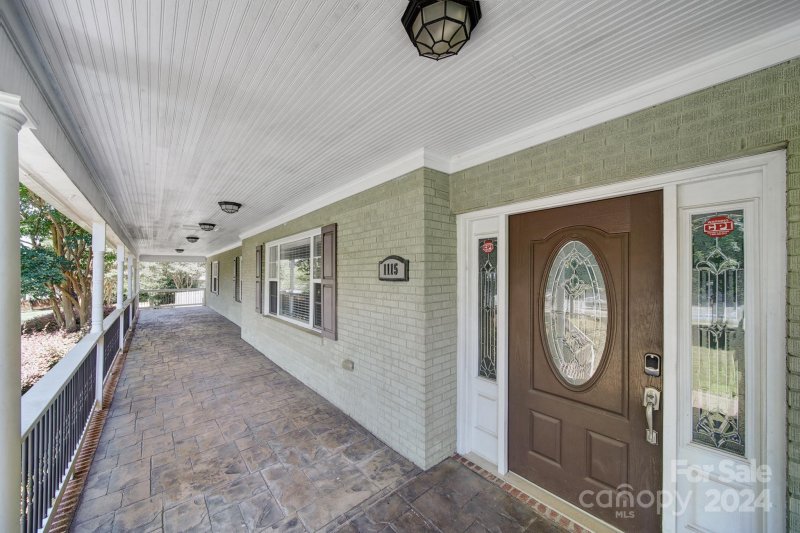 Property image 2 at 1115 S Wendover Road, Charlotte, NC 28211