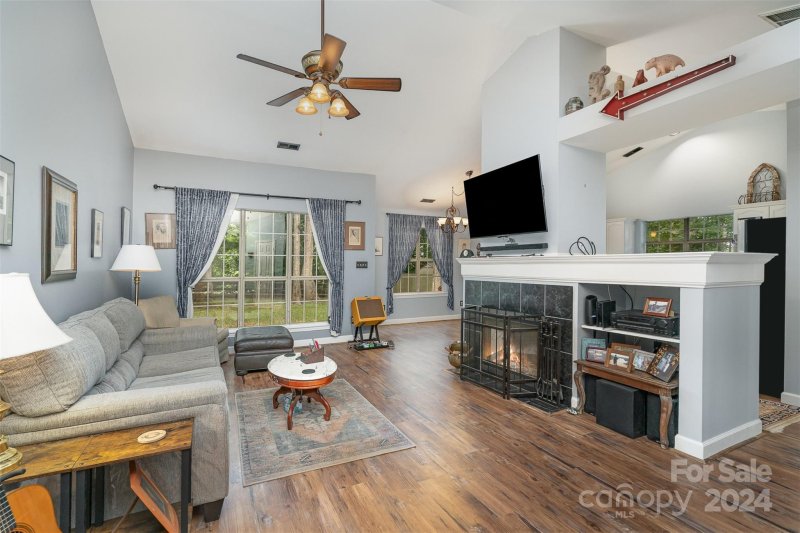 Property image 2 at 4210 Huntmeadow Drive, Charlotte, NC 28269