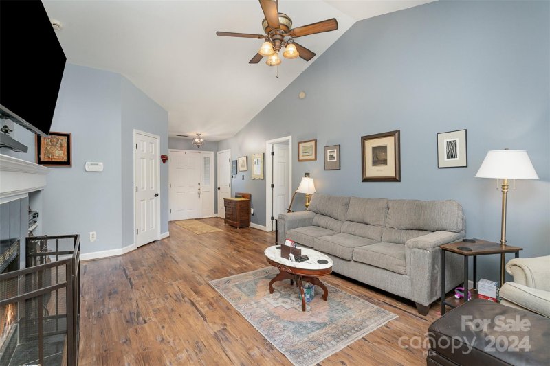 Property image 3 at 4210 Huntmeadow Drive, Charlotte, NC 28269