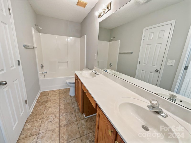 Property image 5 at , Charlotte, NC 28214