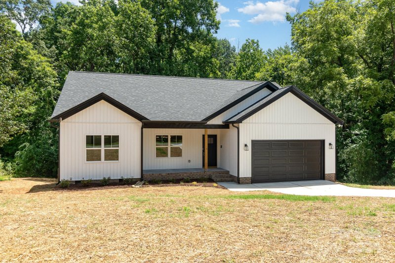 Property image 3 at 619 Berkshire Drive, Statesville, NC 28677