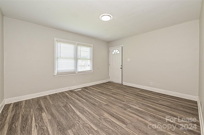 Property image 4 at 3429 Tappan Place, Charlotte, NC 28205