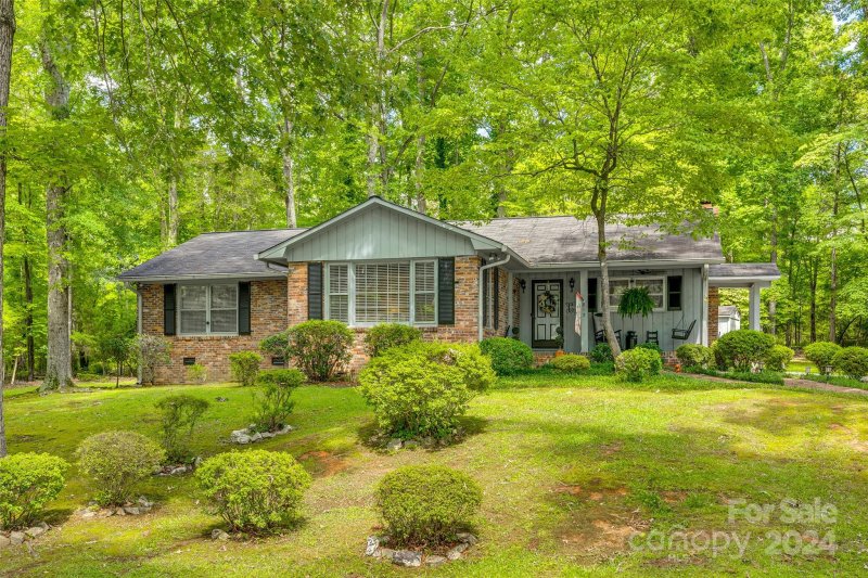 Property image 3 at 812 Lakeside Circle, Lancaster, SC 29720