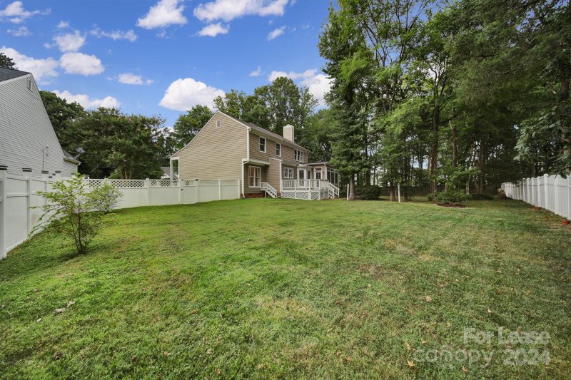 Property image 4 at 7105 Milhof Court, Charlotte, NC 28269