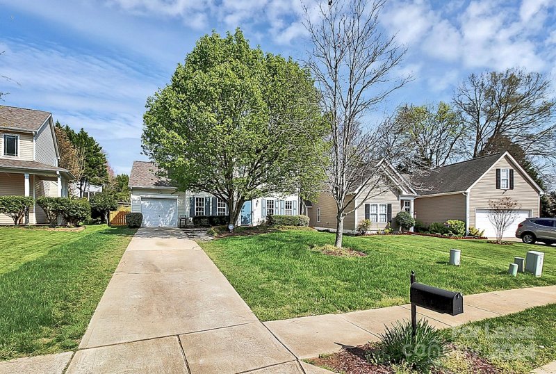 Property image 3 at 17315 Commons Crossing Drive, Charlotte, NC 28277