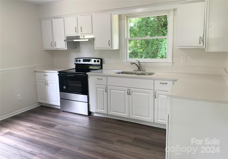 Property image 3 at 3210 Cedarhurst Drive, Charlotte, NC 28269