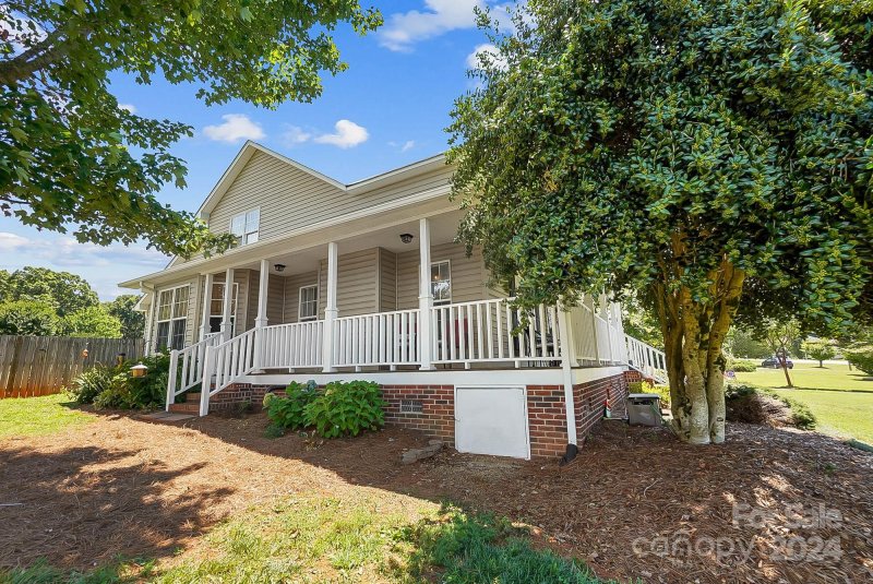 Property image 2 at 201 Maple Ridge Circle, Salisbury, NC 28147