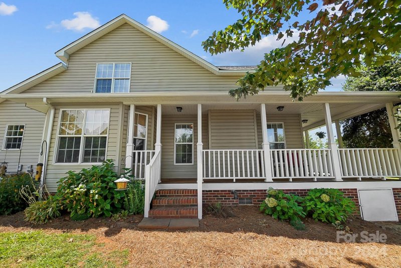 Property image 3 at 201 Maple Ridge Circle, Salisbury, NC 28147