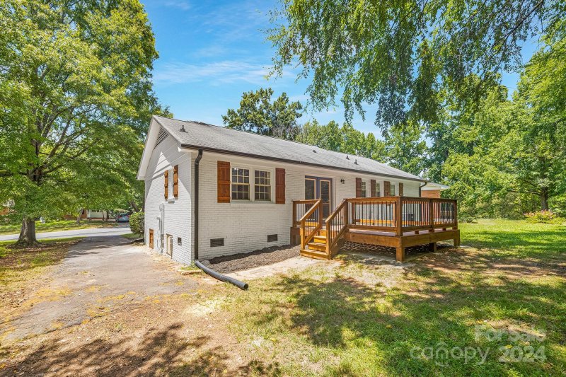 Property image 2 at 6136 Castle Court, Charlotte, NC 28213