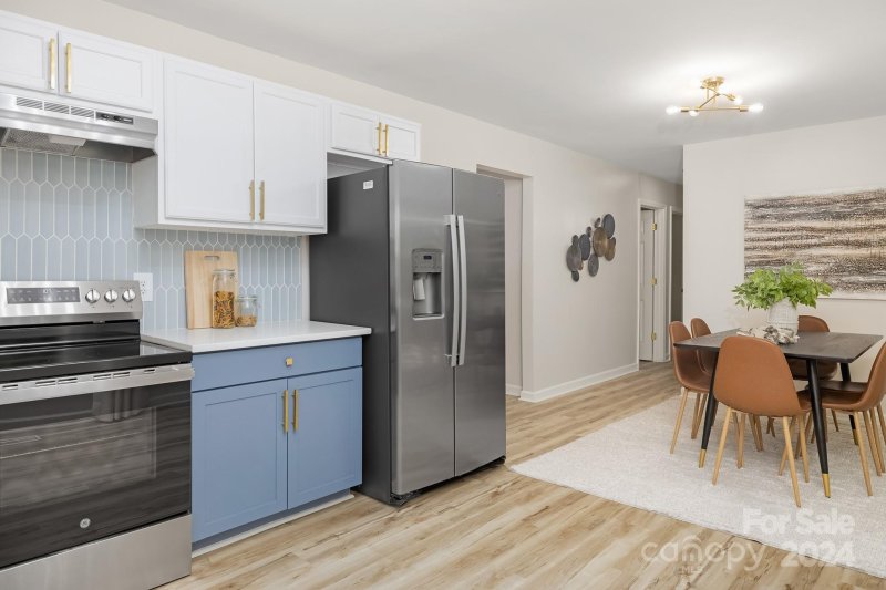 Property image 4 at 6136 Castle Court, Charlotte, NC 28213