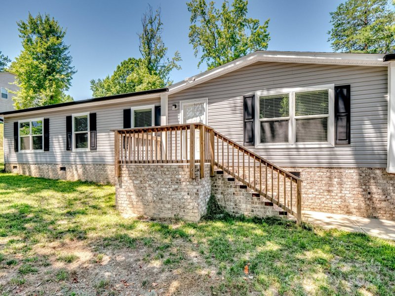 Property image 3 at 105 Sir Lancelot Lane, Kings Mountain, NC 28086