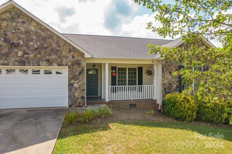 Property image 3 at 4916 Stone Drive, Conover, NC 28613