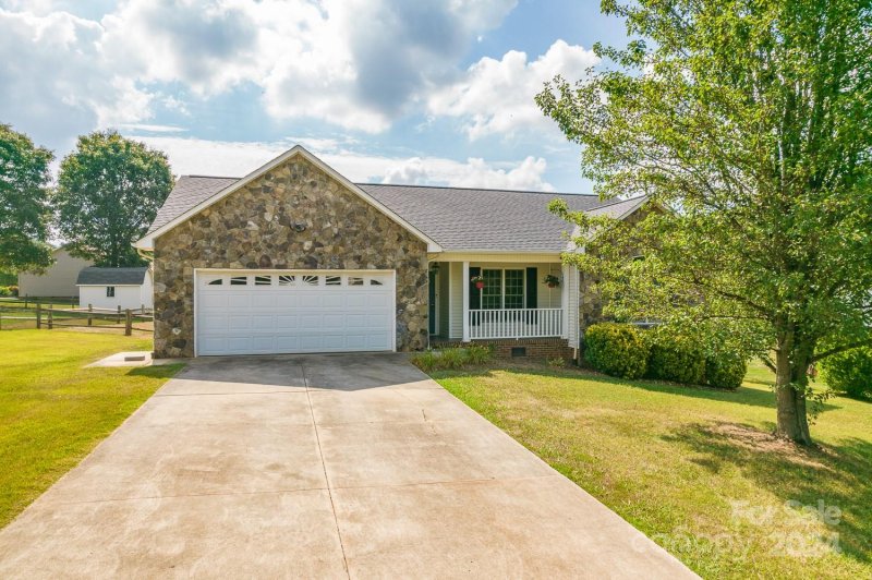 Property image 4 at 4916 Stone Drive, Conover, NC 28613