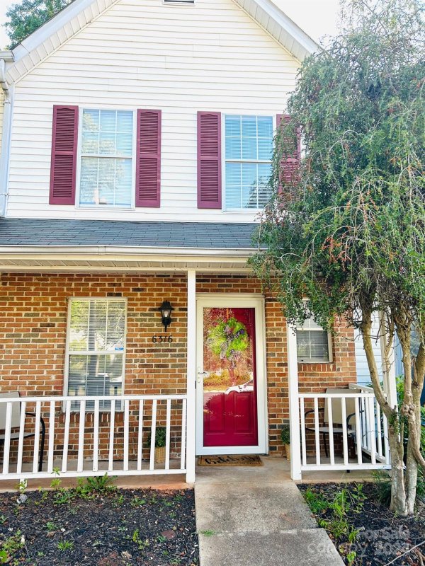 6316 Windsor Gate Lane