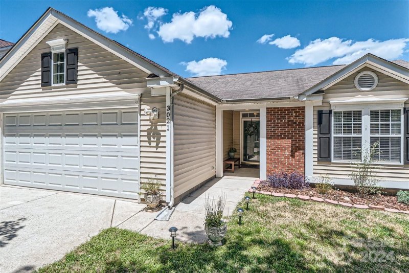 Property image 2 at 3021 Hawick Commons Drive, Concord, NC 28027