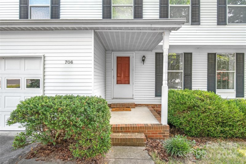 Property image 4 at 706 Vista Grande Circle, Charlotte, NC 28226