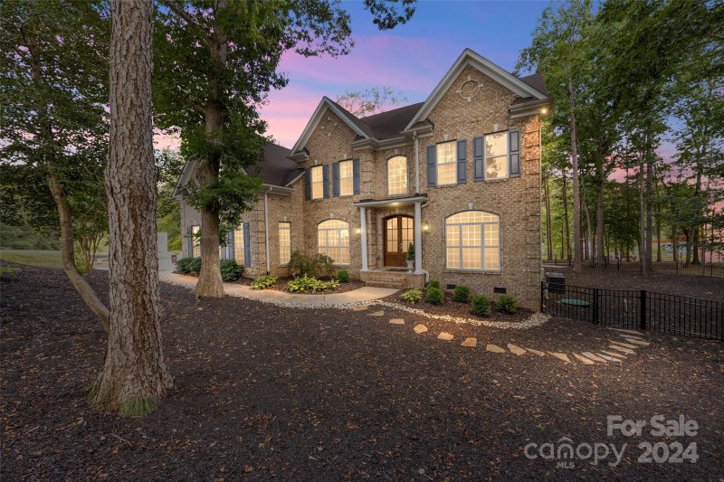 Property image 2 at 325 Silvercliff Drive, Mount Holly, NC 28120